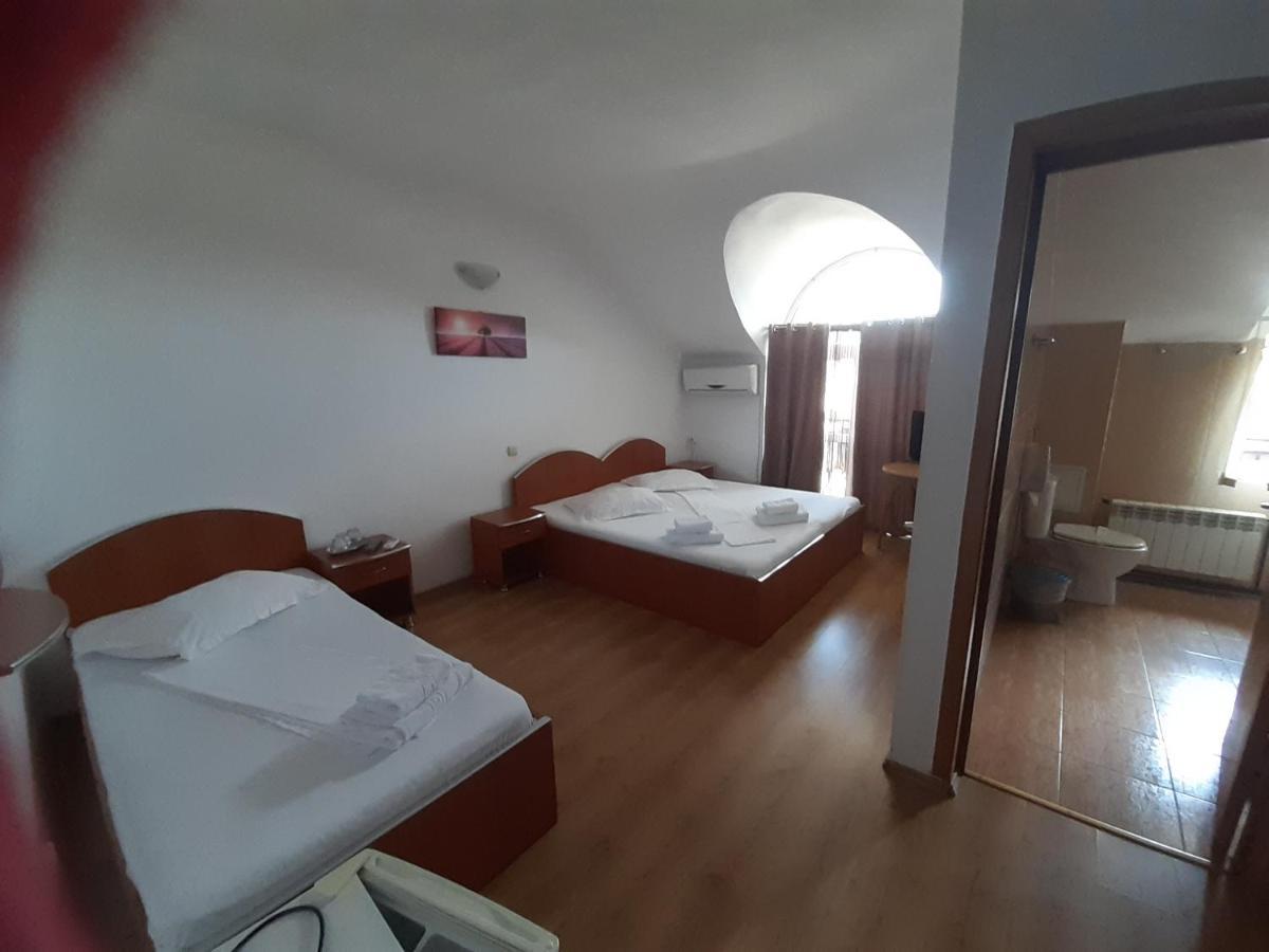 Casa Traiana Hotel Alba Iulia Exterior photo