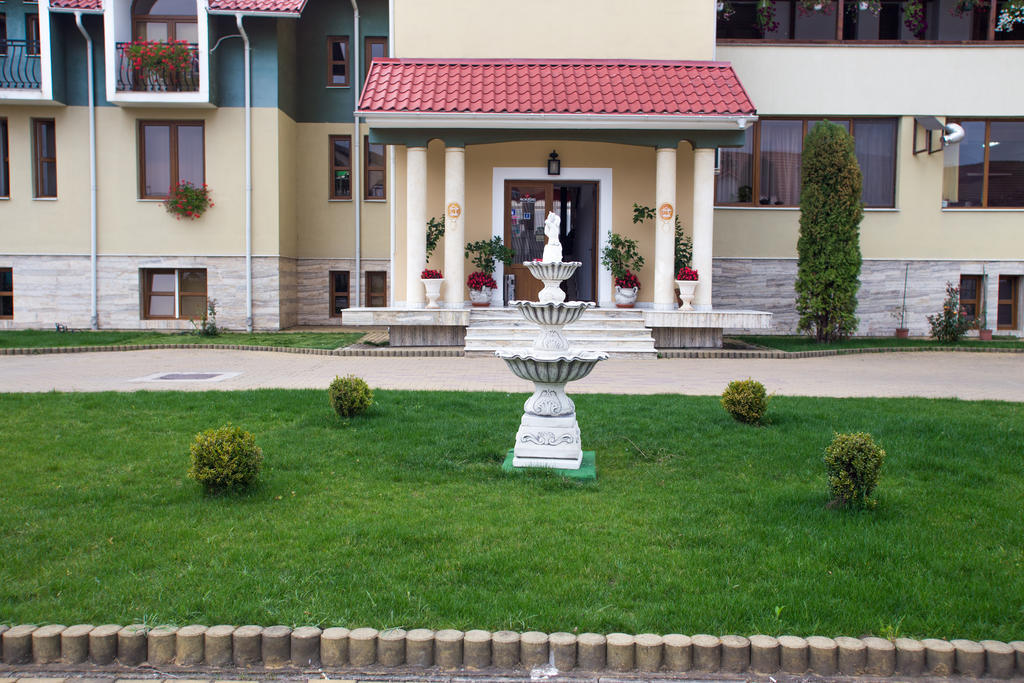 Casa Traiana Hotel Alba Iulia Exterior photo